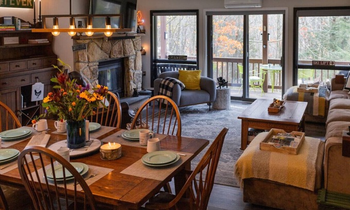 East Jewett Apartment | Mountain Condo w Modern CabinStyle @Hunter&Windham