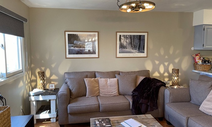 Vernon House | Mountain Creek by Crystal Springs-walk to ski, snowboard, bike, hike and relax