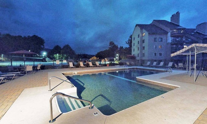 Central Vermont- Killington House | Mountain Green Ski & Golf Resort 3-G01 Across the Street from the Lifts