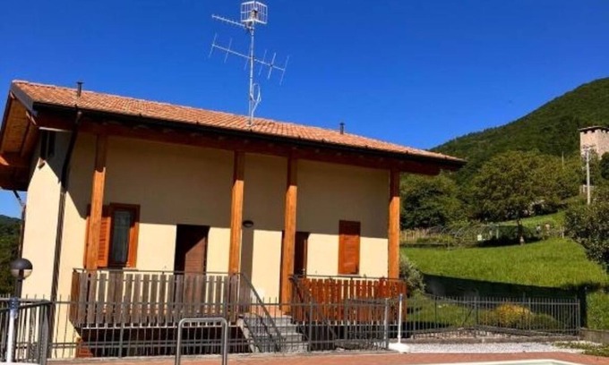 Bianzano Apartment | Mountain Lake Endine -Iseo Milly's Home Residence with Pool