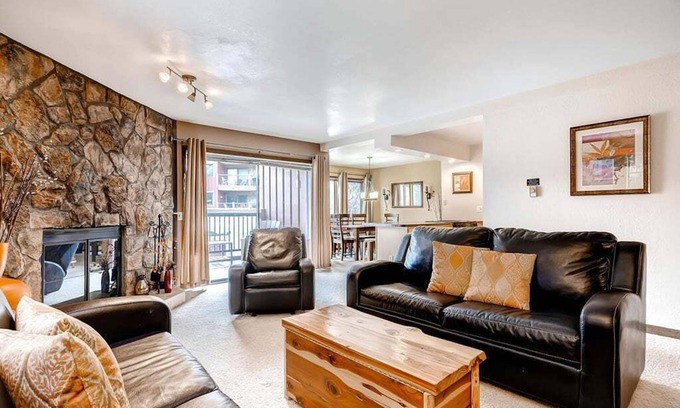 Historic District Condo | Mountain living in Breckenridge Park Place 101C: spacious 2-bedroom condo with views for 8 guests.!