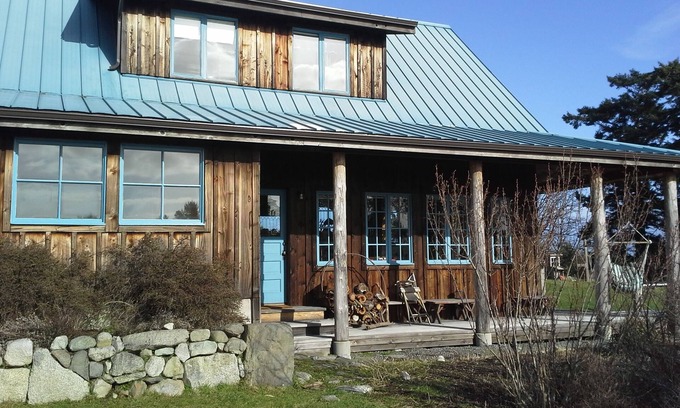 Friday Harbor House | Mountain & meadow views among old growth oaks with hot tub