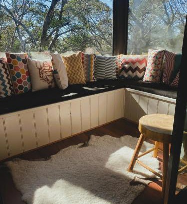 Mount Buller Ski Chalet | Mountain Retreat Suitable for 2 Families, Sleeps 8