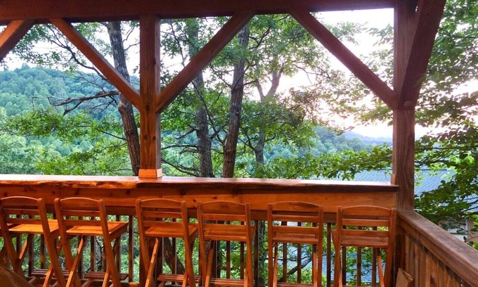 Boone Cabin | Mountain-Style Cabin Just Above Boone