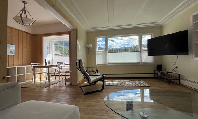 Idaho Springs House | Mountain View - 1 Bedroom, or 2, Lots of Light, Quiet, Walk to Town
