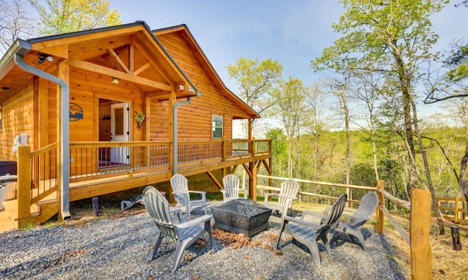 Murphy House | Mountain View and Fire Pit Updated Murphy Cabin!