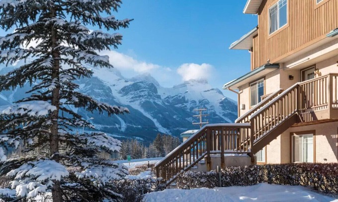 Harvie Heights Condo | Mountain View Family Getaway, Hot Tub, Park Pass