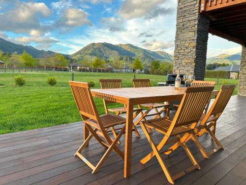 Hanmer Springs House | Mountain View Haven - Hanmer Springs Holiday Home