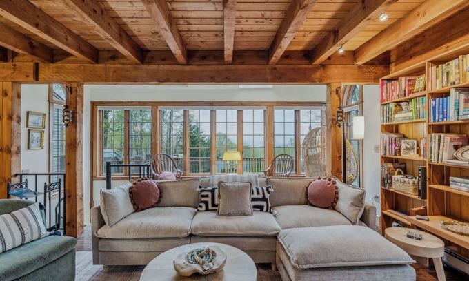 Barnard House | Mountain Views! Bonus Room - Sugarhouse Hideaway