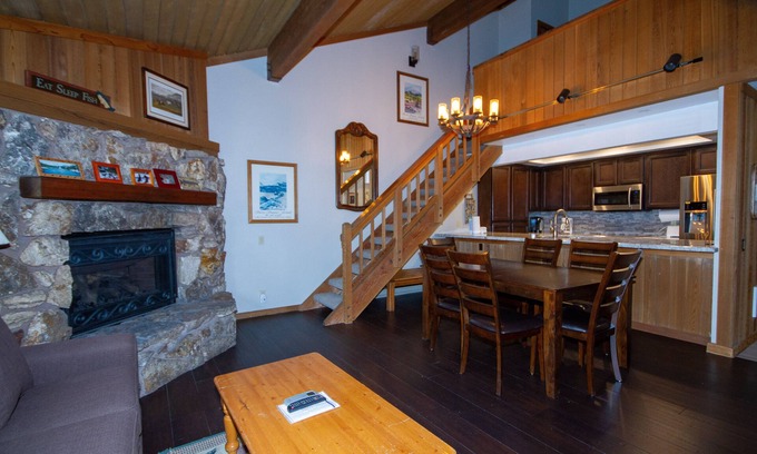 Mammoth Lakes Condo | Mountainback #120, 2 Bedrooms, Loft