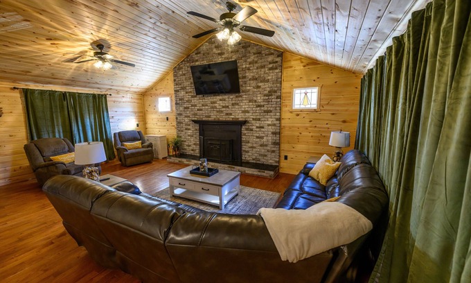 Wilkinson House | Mountaineer Hillbilly Retreat located in the heart of the Northern Hatfield McCoy Trails