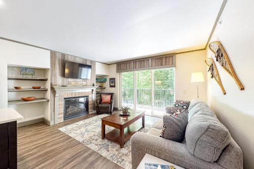 Warren Apartment | Mountainside 88