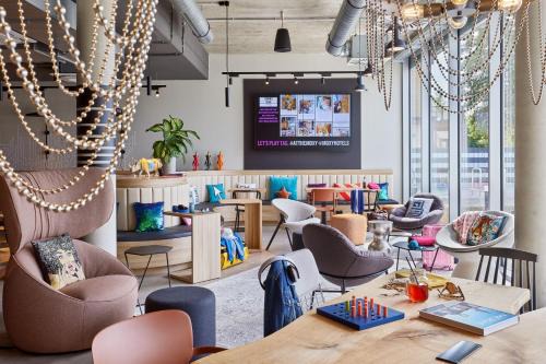 Heide Hotel | Moxy Karlsruhe