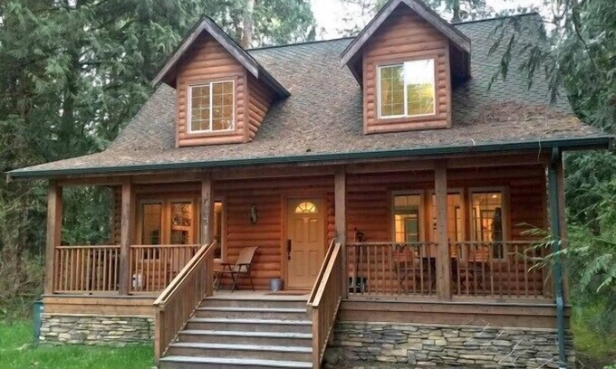 Warnick House | Mt. Baker Lodging Cabin 89 - Sleeps 4!