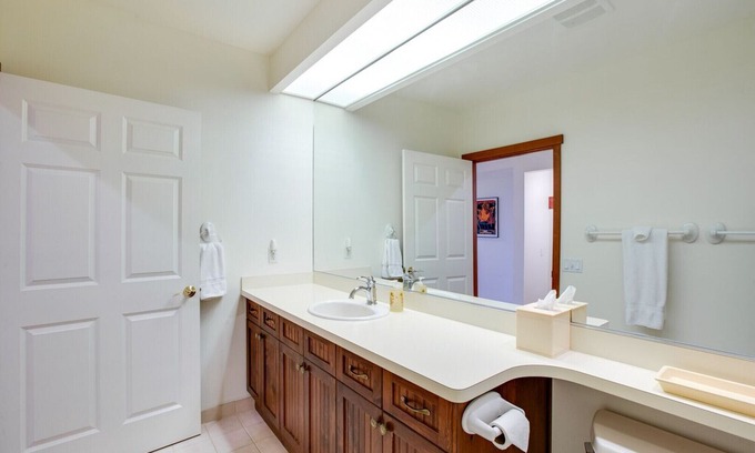 Whatcom County Apartment | Mt. Baker Lodging Ensuite 15 - Sleeps 6!