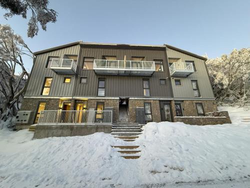 Mount Buller House | Mt Buller 3BR Family Chalet-Spacious with Cozy Touches
