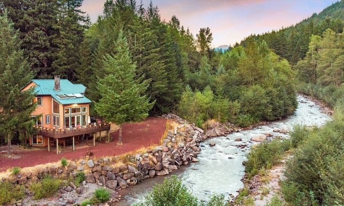 Rhododendron House | Mt. Hood Riverfront Getaway | Hot Tub | 4BR Chalet on 2 Acres | Pet Friendly