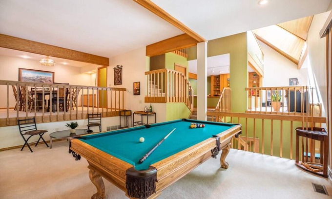 Sandy Apartment | Mtn. Home-Sauna, Pool Table, Mins to Ski/Hike/Bike