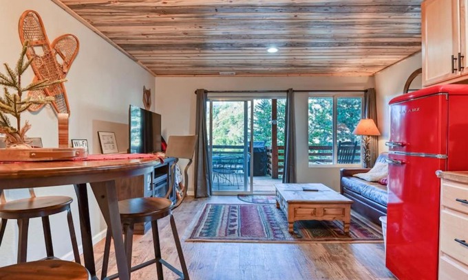 Green Mountain Falls Apartment | MTN Town Escape - the Fox Den, 1 Bdrm luxury Apt