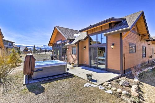 Grand Park House | Mtn-View Fraser Home with Hot Tub - Near Skiing!