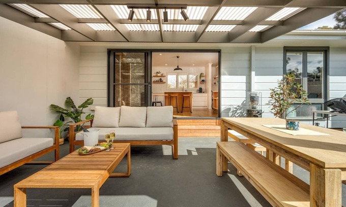Central Mudgee Cottage | Mudgee Burrow Nordic Cottage Chic in Town
