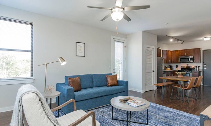 Music Row Apartment | Music Row's 2 Bed, 2 Bath Apartment by Mint House