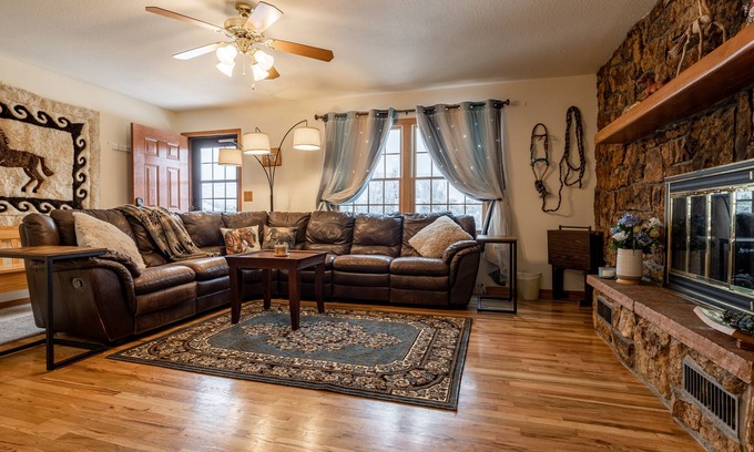 Cody House | Mustang Hideaway- your Western adventure base