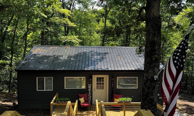 Clarkson Cottage | “My Brother’s Place” at Nolin Lake