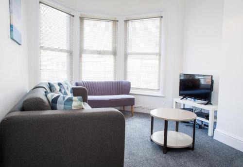 Pill Apartment | MyCityHaven - 3 bedroom Shirehampton flat near Avonmouth & M4