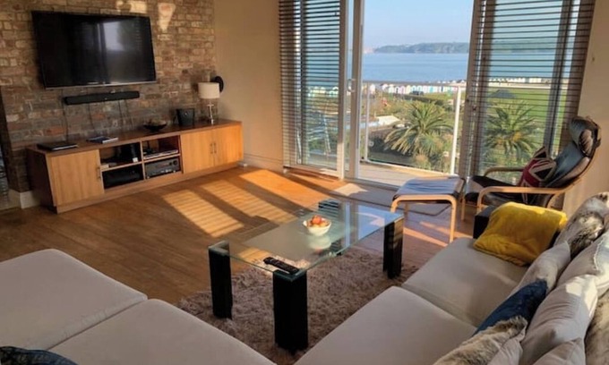 Paignton Apartment | Mydevonholidays | Penthouse Apartment - nAmazing Sea Views, Hot tub and Pool!