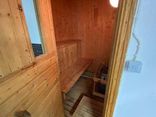 Lockna House | Mysig stuga med bastu och kanot