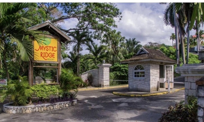 Ocho Rios Apartment | Mystic Suite