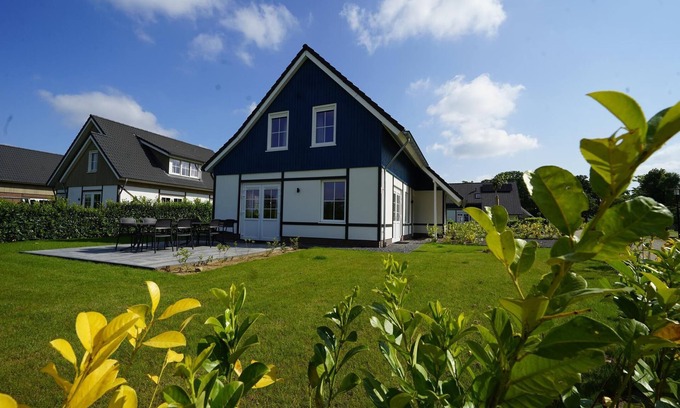 Susteren House | n/a
