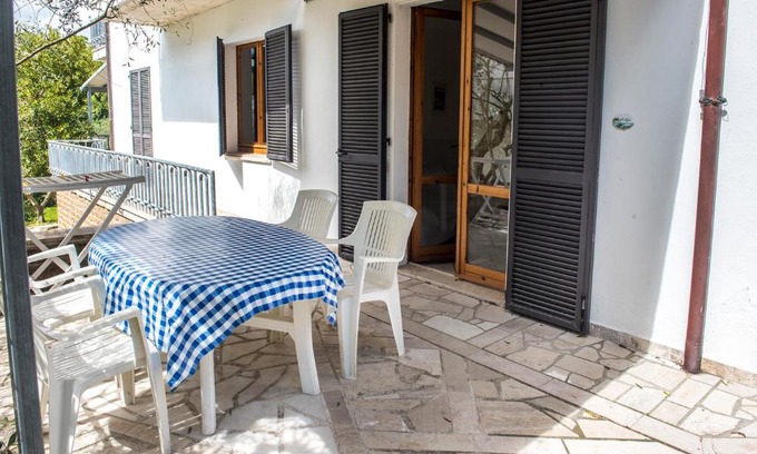 Numana Apartment | N203 - Numana, ampio trilocale con portico
