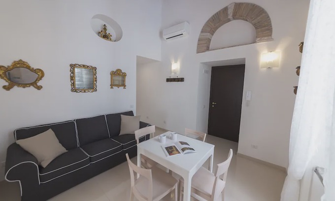 Naples City Centre Apartment | NA-F839-FIGU2B2 - Figurari 2 B
