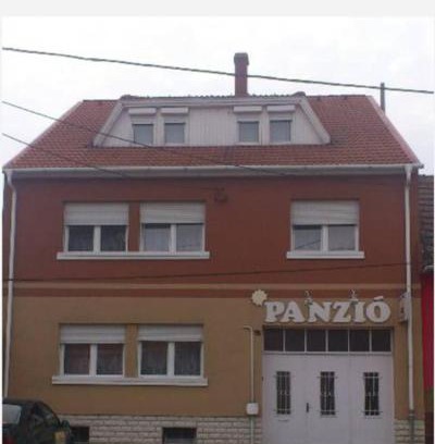 Vac House | Napsugár Panzió