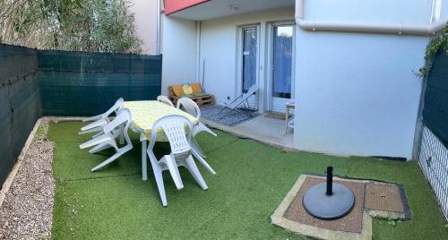 Anatole France Apartment | Narbonne centre T2 avec jardinet et parking