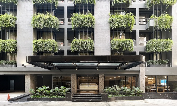 Si Phraya Hotel | @Nares Hotel