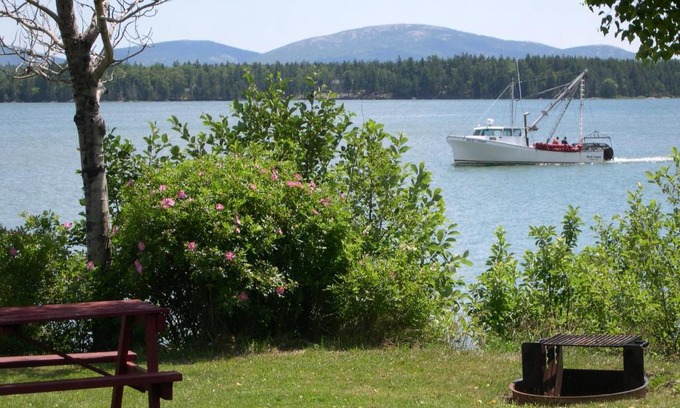 Trenton Resort | Narrows Too Camping Resort Cottage 11