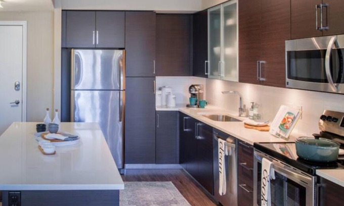 Aurora Highlands Apartment | National at Pentagon