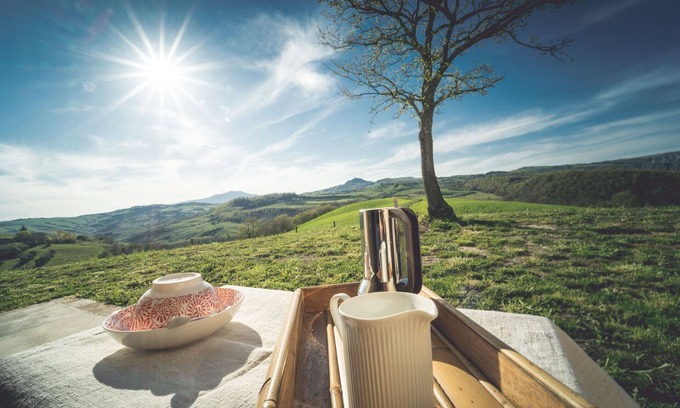 Il Poggio Apartment | Natural Oasis “La Fornace” is situated in the middle of the sunny tuscan badlands spread by multic