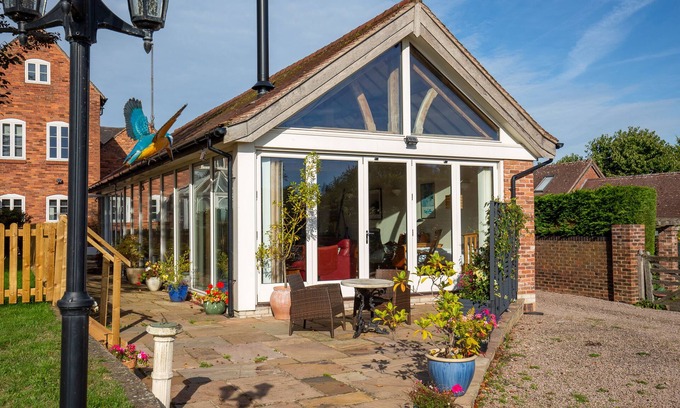 Iverley Cottage | NATURE'S LODGE, pet friendly, with open fire in Cookley