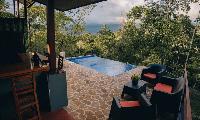 Baru Resort | Nature Waterfall Cabinas ~ 20 minutes to the Beach