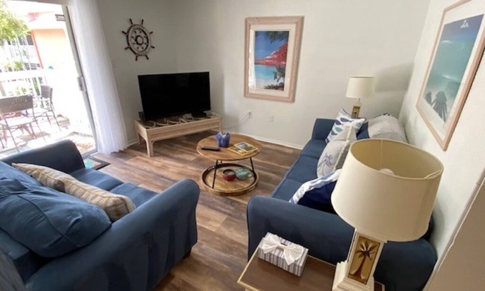 Bayview Apartment | Nautilius Cottage , Bermuda Bay Beach Club , Saint Petersburg , Florida