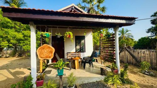 Manmunai North House | Naval Paradise Villa and Holiday Home