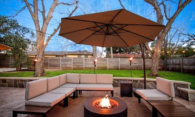 Greater South River City House | Navigate Stays Outdoor Oasis The Austin Experience