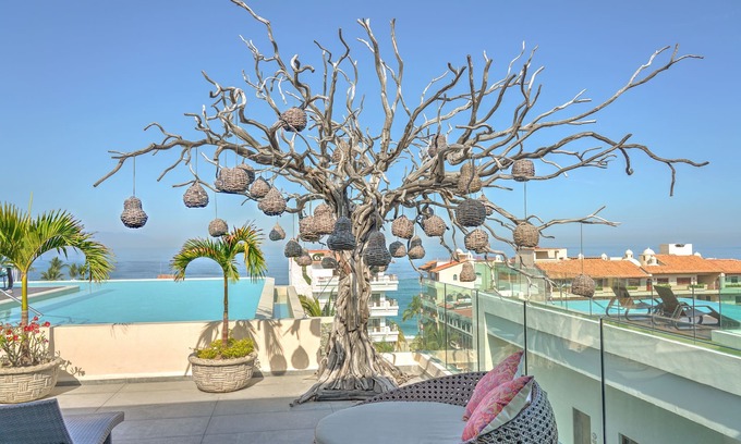 Emiliano Zapata Condo | Nayri Life & Spa 102 Beautiful apt in the heart of the romantic area.