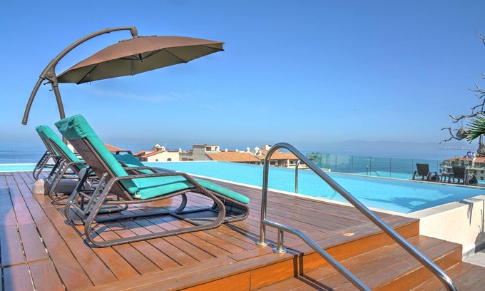 Romantic Zone Condo | Nayri Life & Spa 208 Apt one block on the beach in romantic zone PV