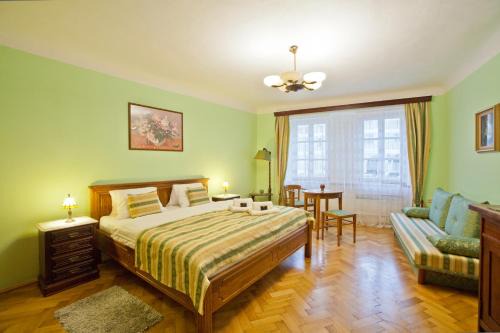 Mikulov House | (Ne)vinná kavárna