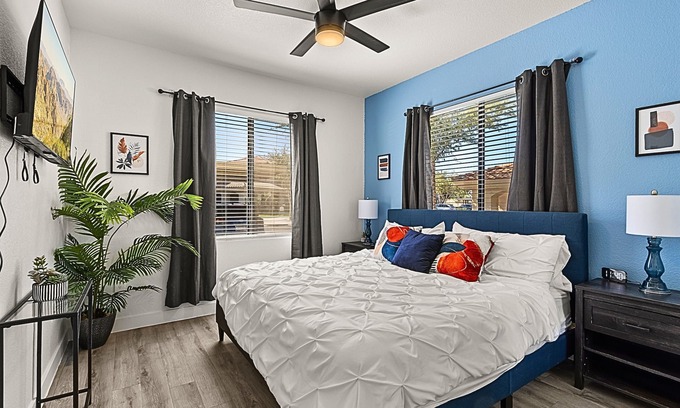 Tempe Condo | Near ASU w/King Beds, Pool & Gym for Relaxation